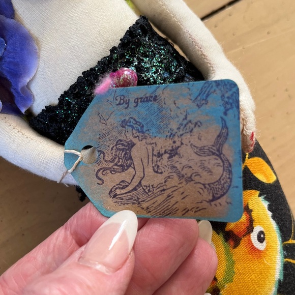 Handmade Hawaiian Mermaid Doll with Green Hair - Picture 5 of 11